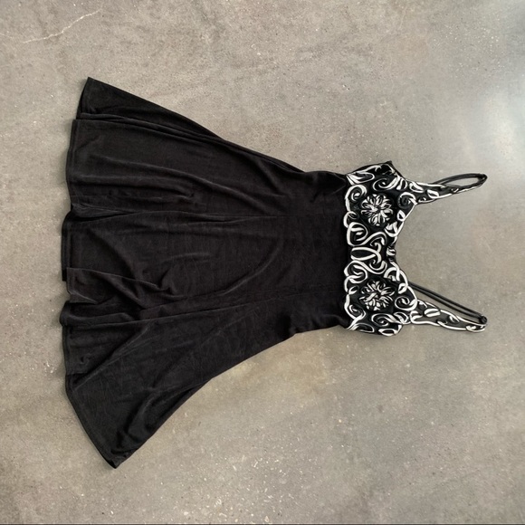 ❌SOLD❌Vintage 90s Little Black Skater Dress - Picture 3 of 5